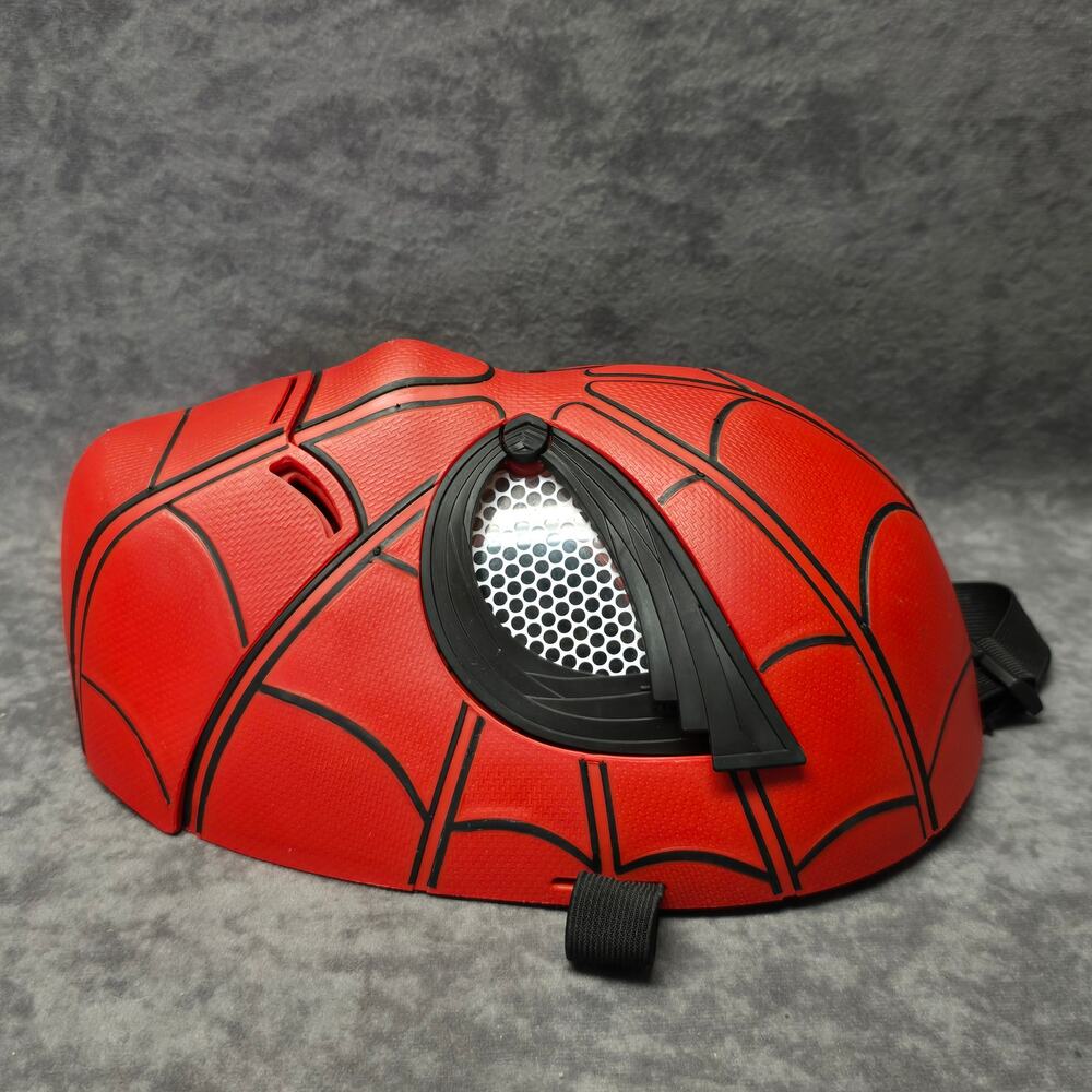 Hasbro Marvel Spiderman Homecoming Spider Moving Brows Mask & Cape Halloween Set - Picture 13 of 16